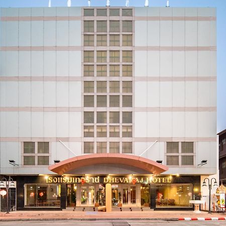 Dhevaraj Hotel Нан Екстериор снимка