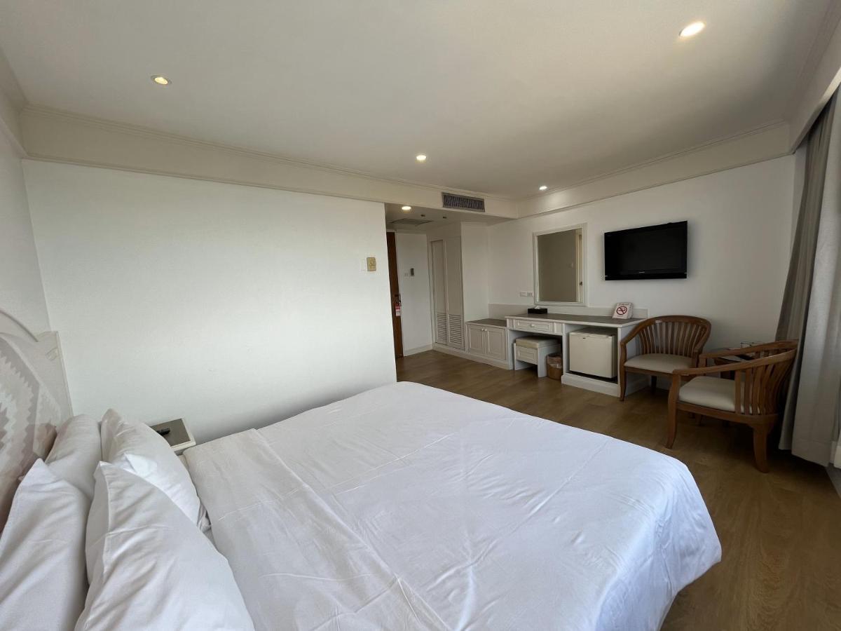 Dhevaraj Hotel Нан Екстериор снимка