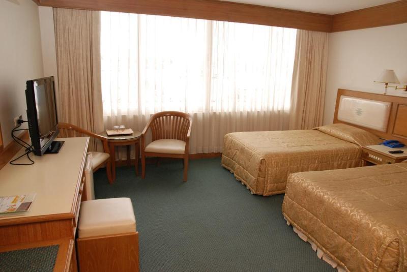 Dhevaraj Hotel Нан Екстериор снимка