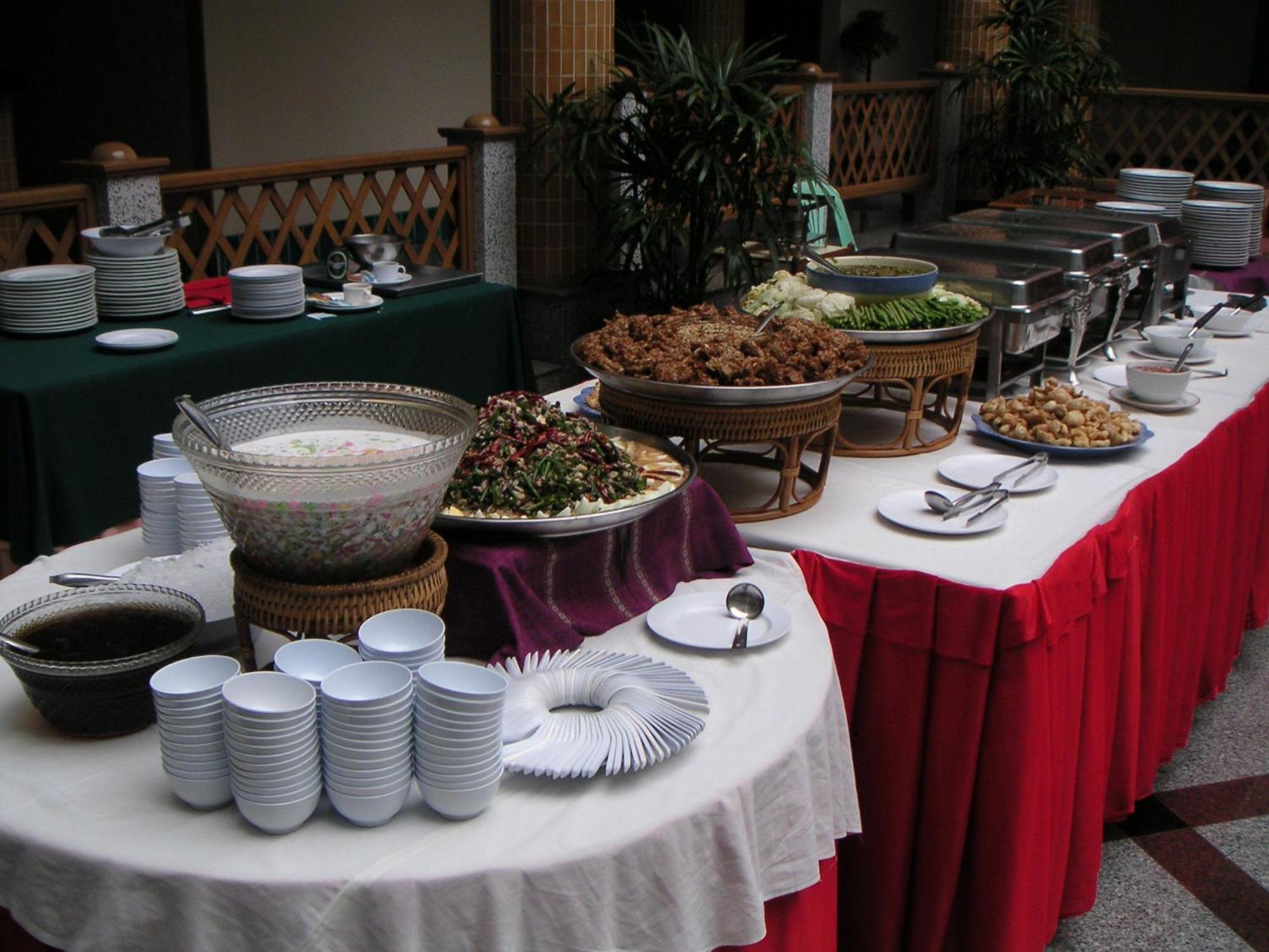 Dhevaraj Hotel Нан Екстериор снимка