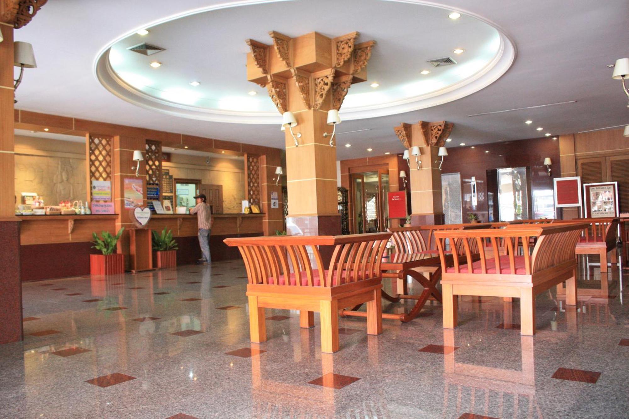 Dhevaraj Hotel Нан Екстериор снимка