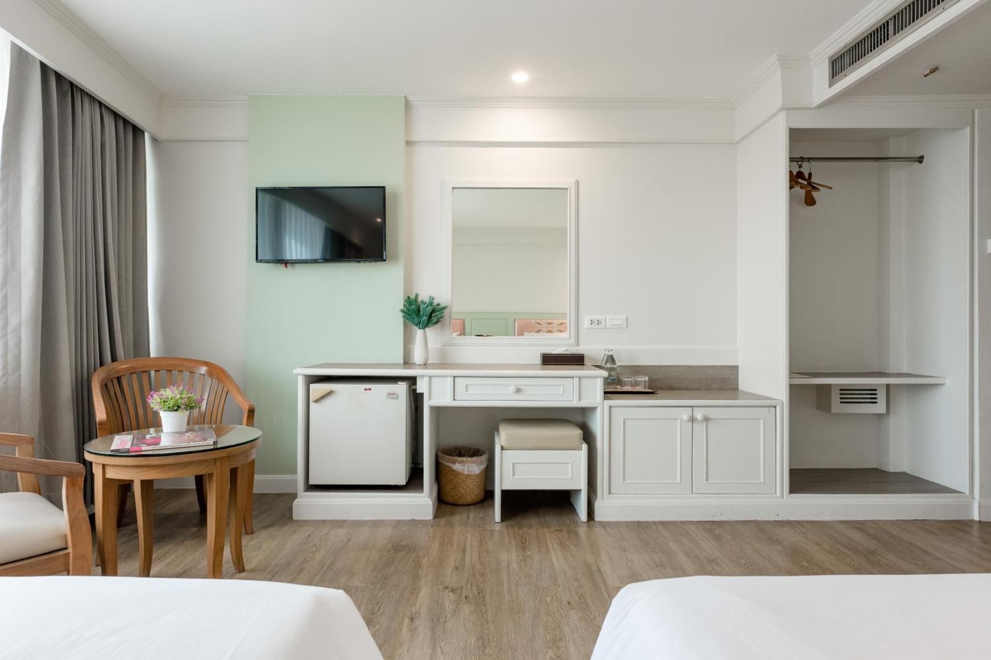 Dhevaraj Hotel Нан Екстериор снимка