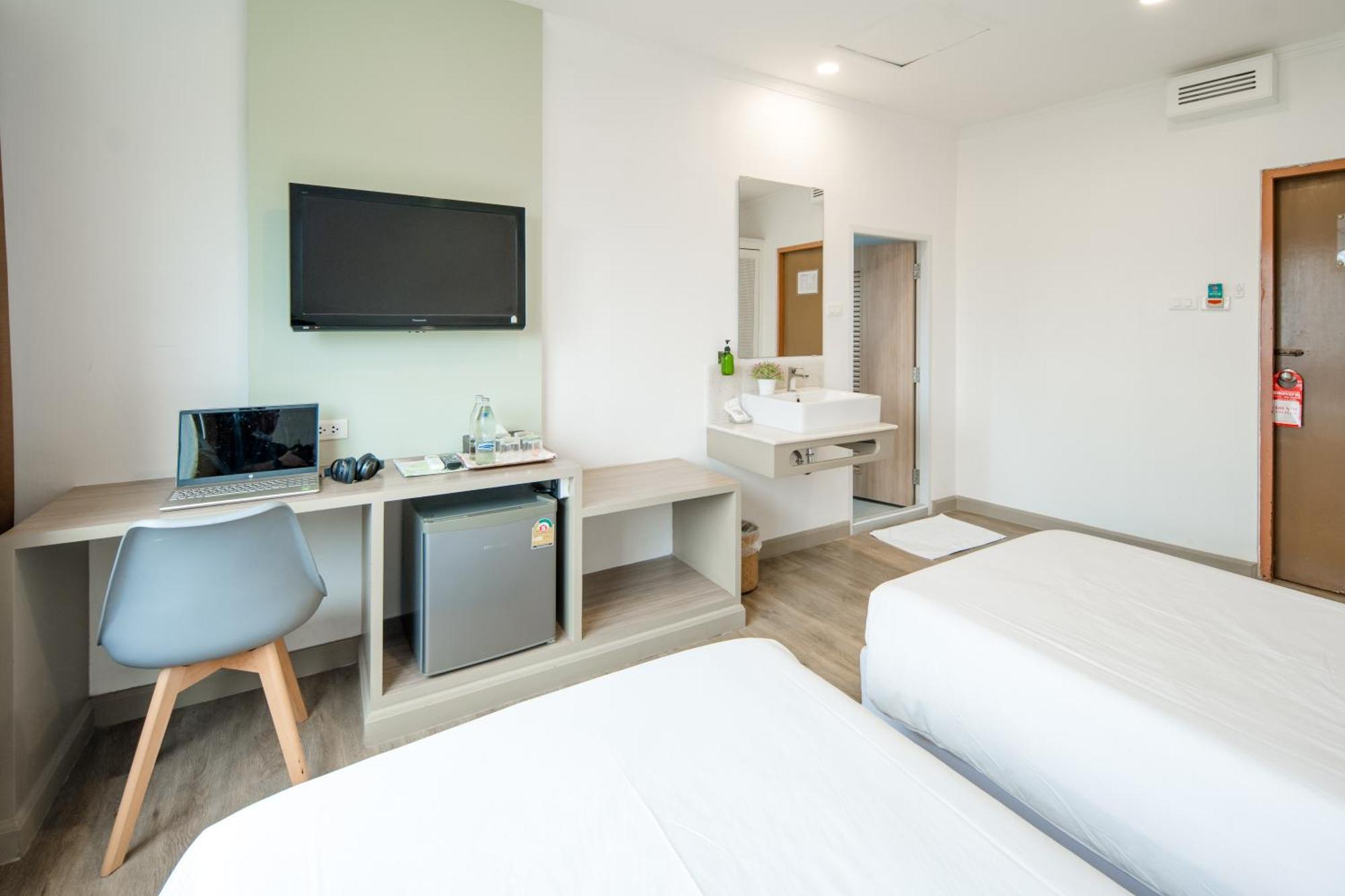 Dhevaraj Hotel Нан Екстериор снимка