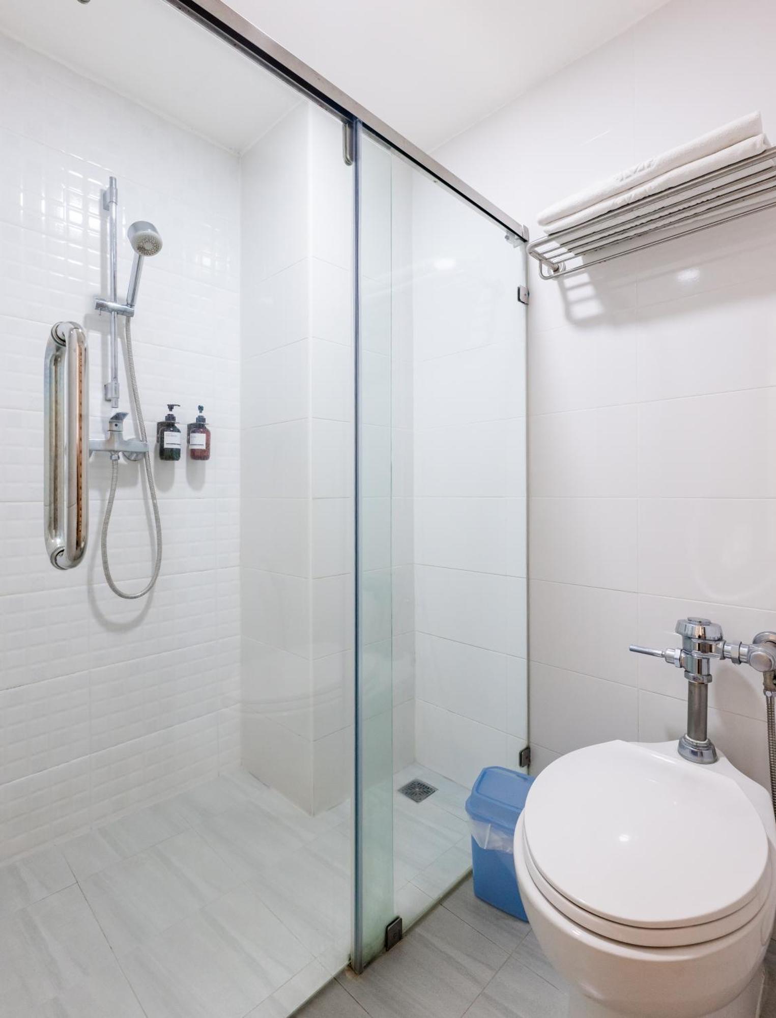 Dhevaraj Hotel Нан Стая снимка