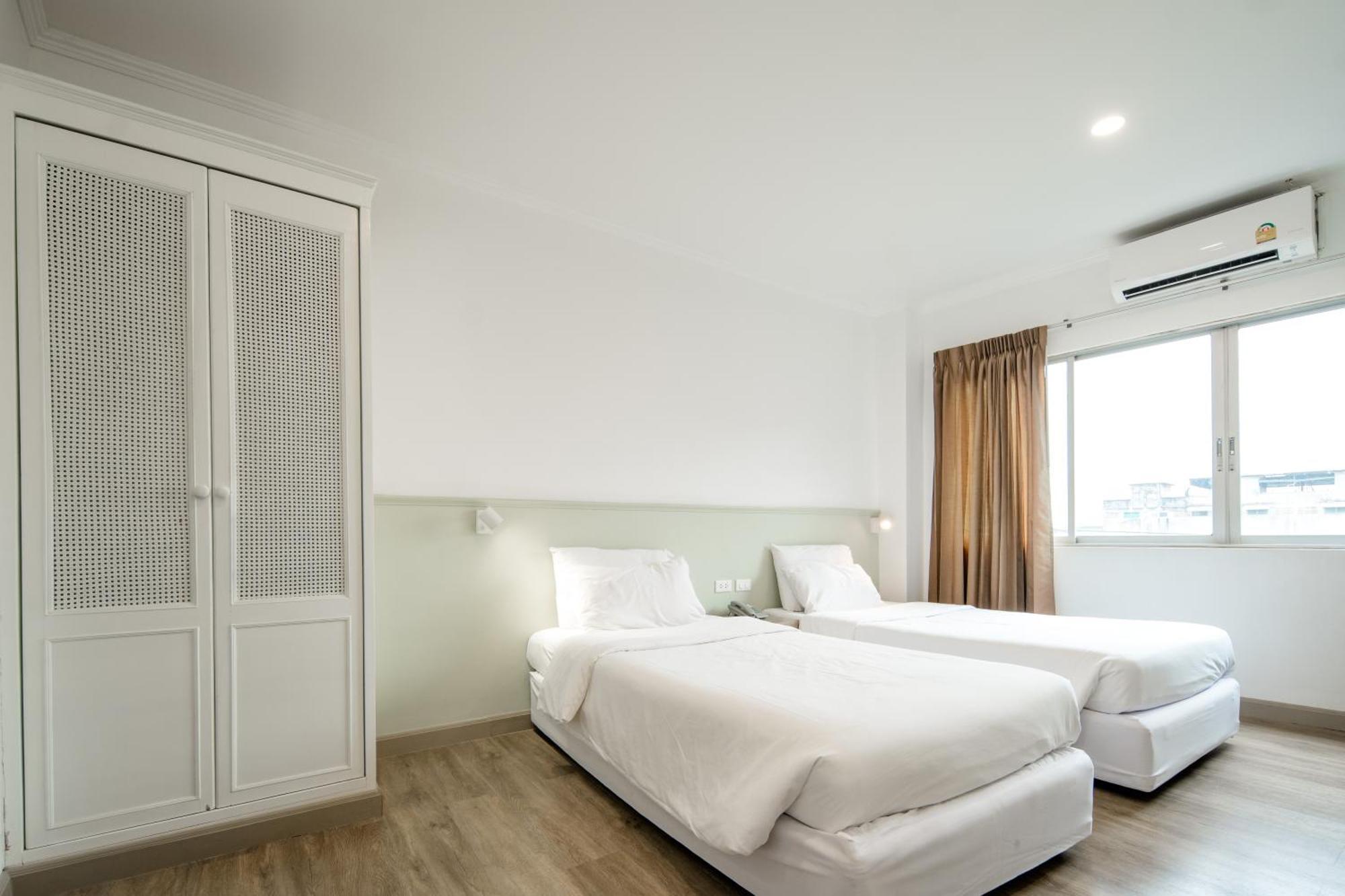 Dhevaraj Hotel Нан Екстериор снимка