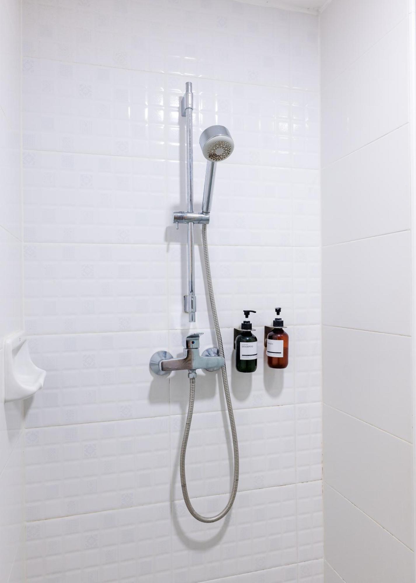 Dhevaraj Hotel Нан Стая снимка