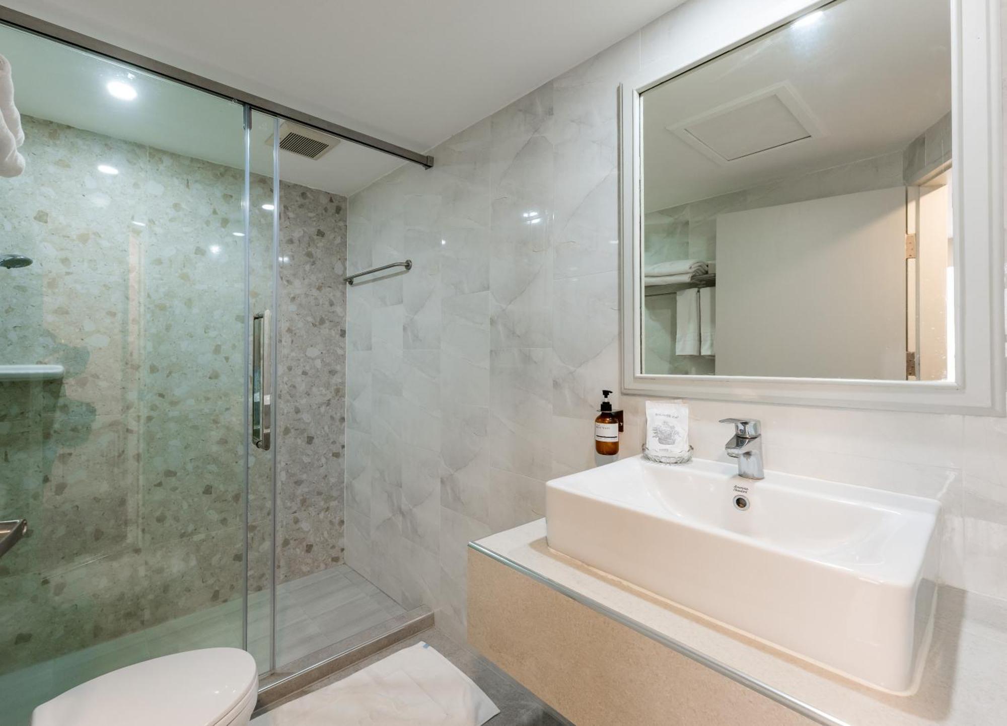 Dhevaraj Hotel Нан Стая снимка