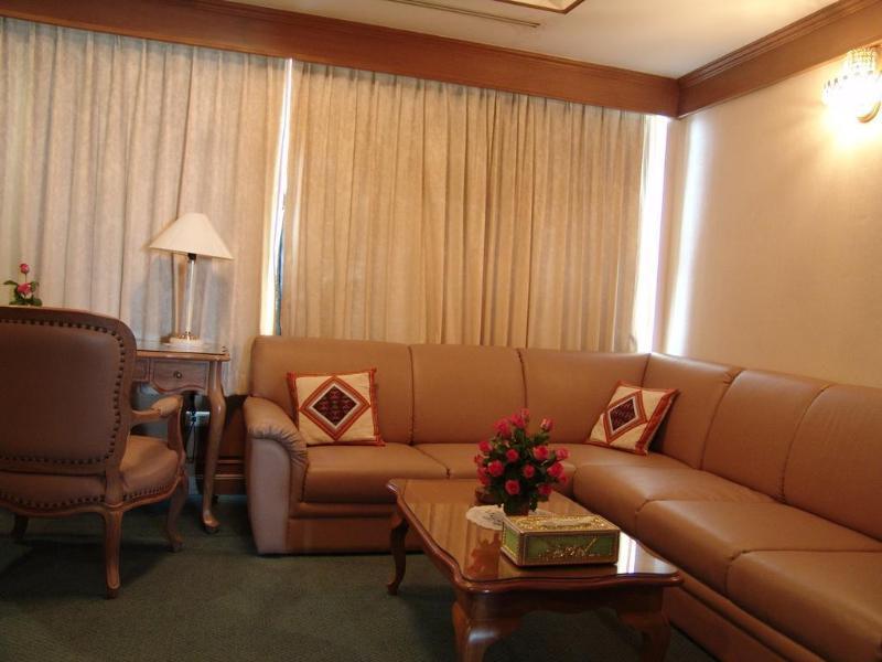 Dhevaraj Hotel Нан Екстериор снимка
